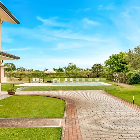 Giulia - A * מרינה די פיאטרסנטה