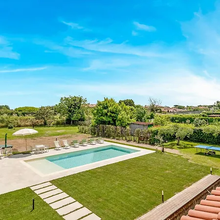Giulia - A * Marina di Pietrasanta