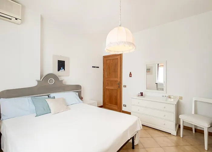 Giulia - A מרינה די פיאטרסנטה