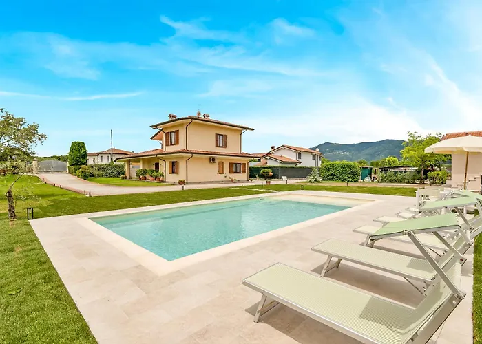 Giulia - A * Marina di Pietrasanta