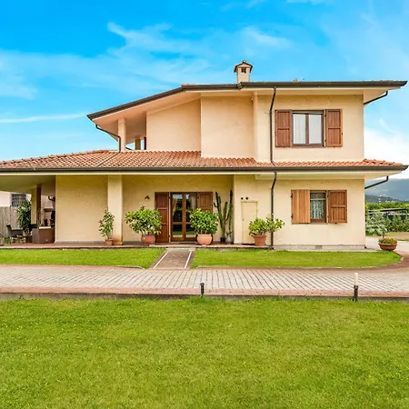 Apartment Giulia *